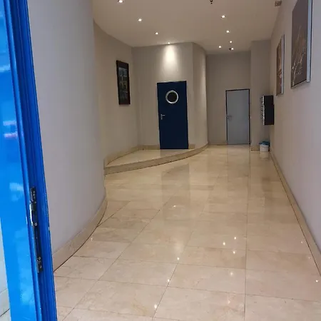 Arena Con Plaza De Garaje Kwatera prywatna